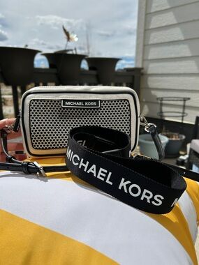 Danica Mesh Crossbody